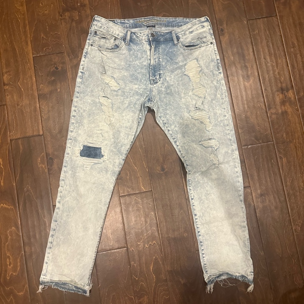 American Eagle Outfitters Light Blue Distressed Jeans